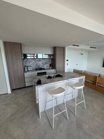 Dreamy Queens Wharf luxury pad w car park gallery image 3