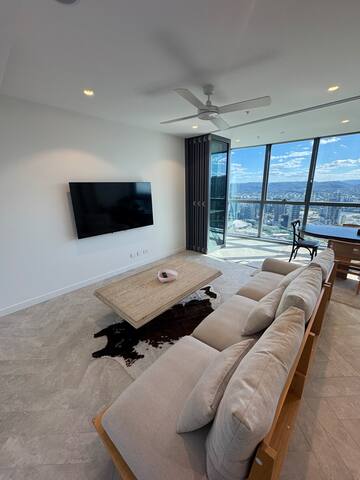 Dreamy Queens Wharf luxury pad w car park gallery image 5