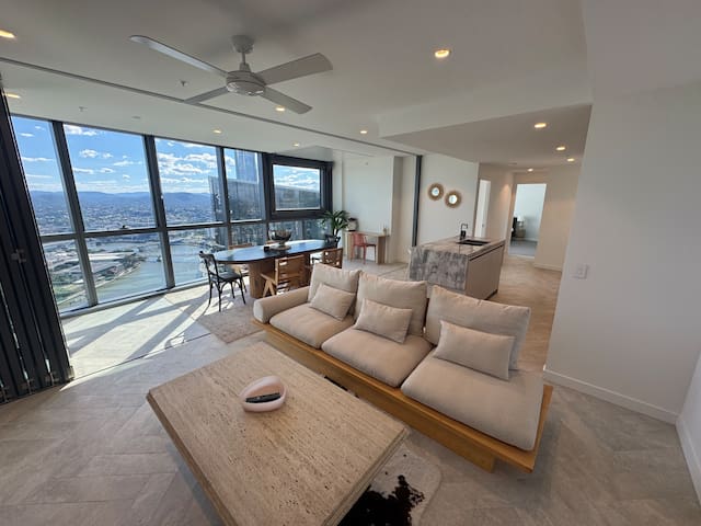 Dreamy Queens Wharf luxury pad w car park