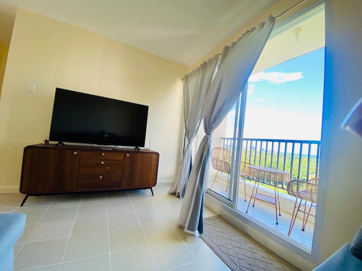 Oceanbreeze Sunrise Haven (Pool, Fast Wifi, 62sqm) - Lapu-Lapu City