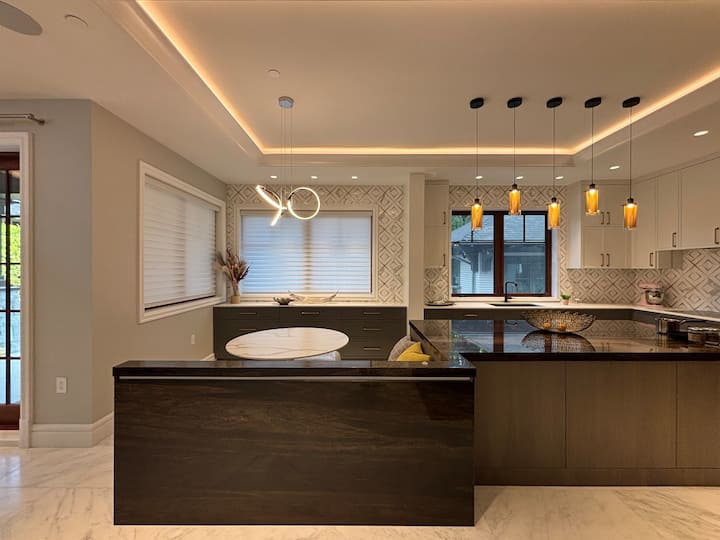 Brand New Luxury Mansion | 8br/8ba 5600 Sqft - Vancouver