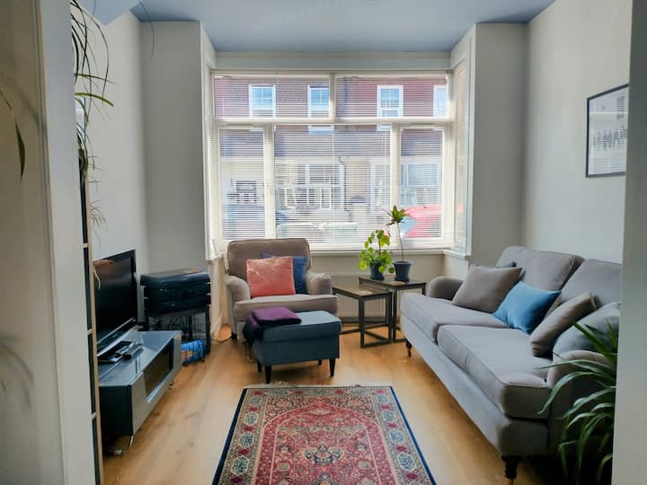 Charming 2-bed Home Near Beach & Station - Eastbourne