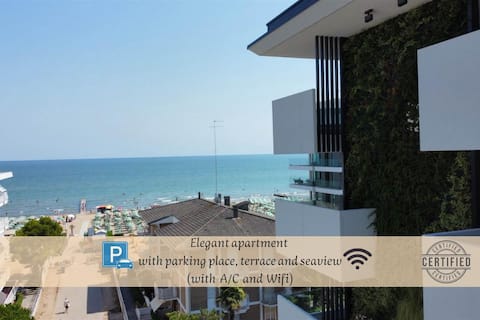 [Greenwall Apartment] with seaview and parking