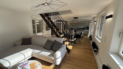 Erfolgreiche Airbnb-Immobilie: Brück Residenz - Living by the Stone Bridge in Regensburg
