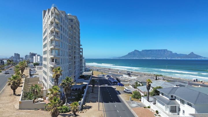 The Bay | Beachfront 2br Ocean Views - Parklands