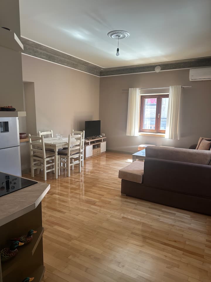 Villa Luarasi - Albania