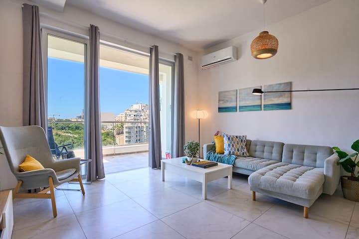 Seaview Home In St Julian’s - Balluta - Malta