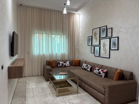 Top performing Airbnb: Charming apartment near airport in Gueznaia