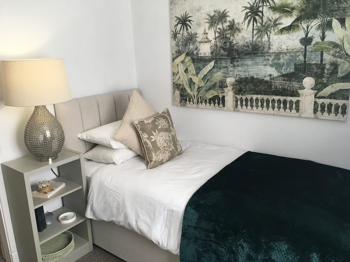 غرفة النوم 2