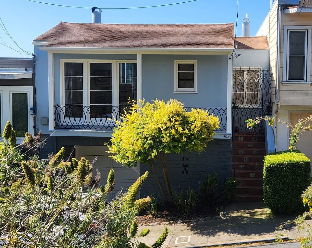 Hilltop Bliss – SF Family Getaway