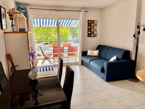 Popular Airbnb listing: 2-bedroom apartment 150 meters from the beach with private garage in Pornichet