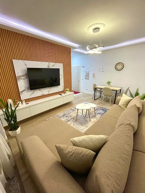 Top Airbnb: Cosmos Apartment in Lagjja 2