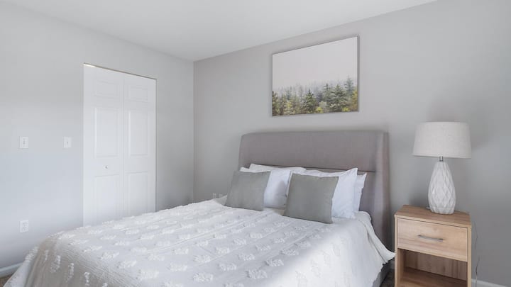 Landing | Beautiful 1bd, Gym, Tennis Court - レイク, IL