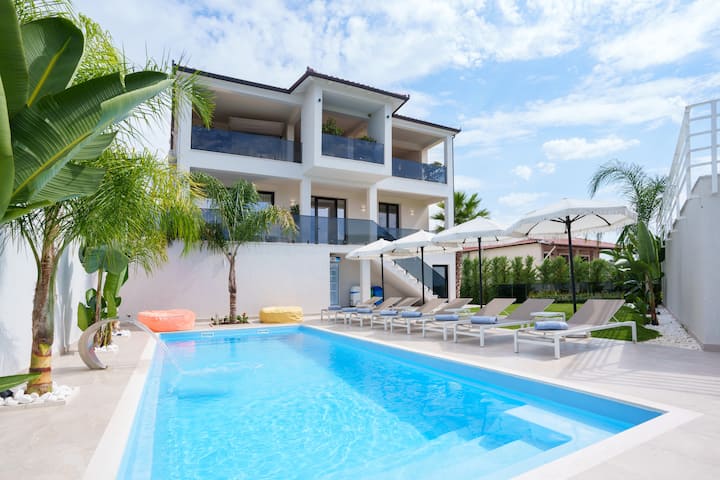 Villa Cosmo    your gateway to the Galaxy