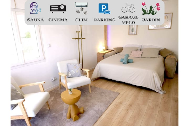 Suite Haut De Gamme : Sauna & Cinéma Privés· Forêt - Dole