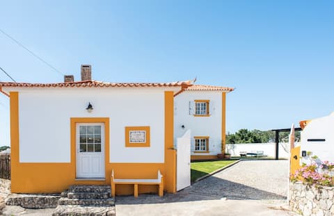 Spacious, stylish family home near Ericeira centre