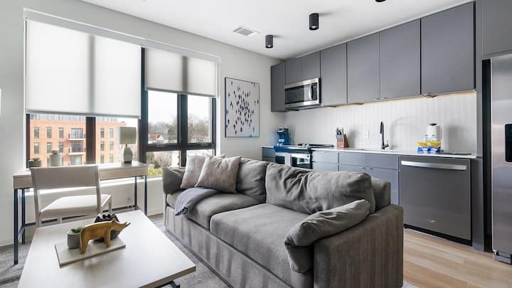 Landing | Modern Studio, Pool, Gym - ダーラム, NC
