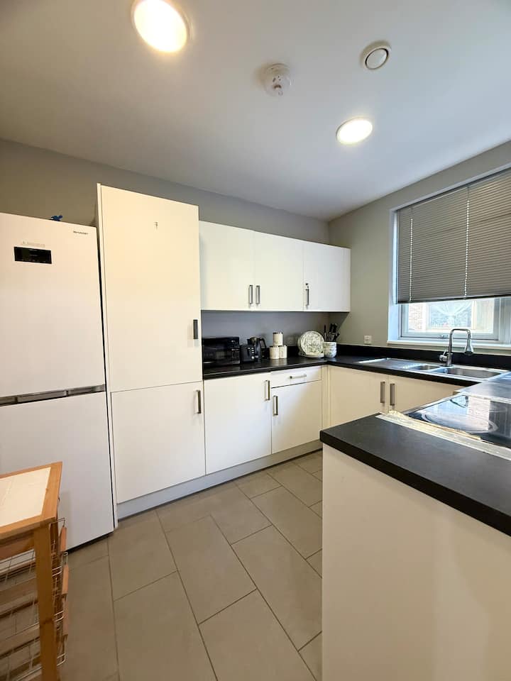 Sunlight Mews For 2. 4 Min Walk To Barking Station - Barking