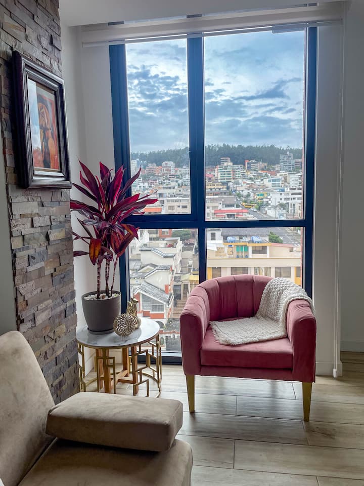 Stunning High-rise Apartment With Panoramic View - Quito