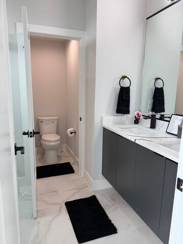 New! Luxury Home Downtown Dallas gallery image 4