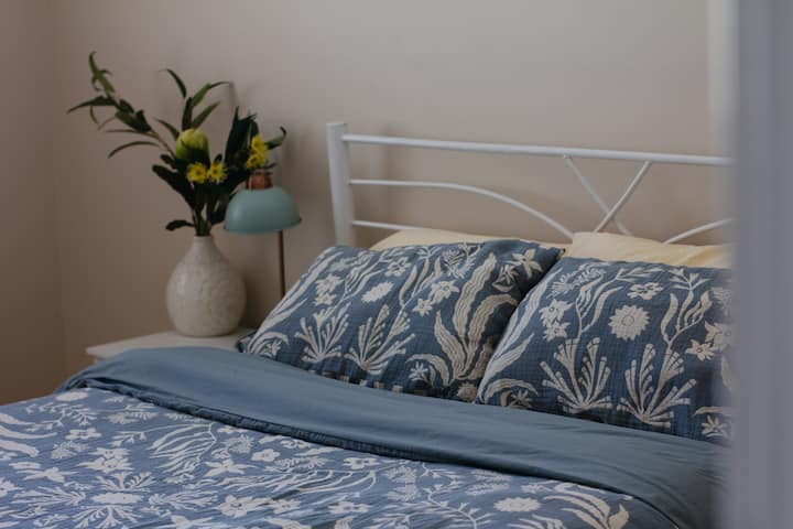 Schlafzimmer 1