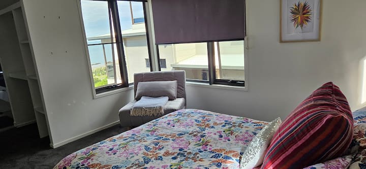 Bedroom 2 with Queen size bed