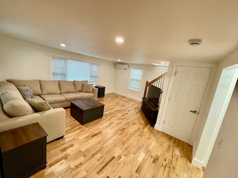 Popular Airbnb listing: Harbor Haven Farmhouse in Boothbay Harbor