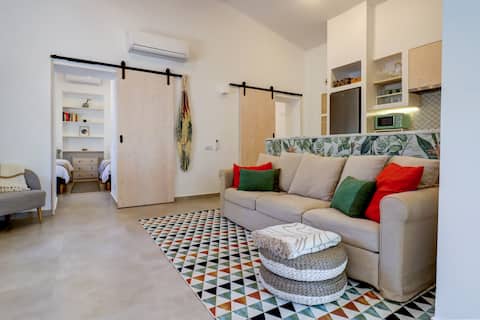 Top performing Airbnb: Moncoração village between the mountains and the sea in Moncarapacho