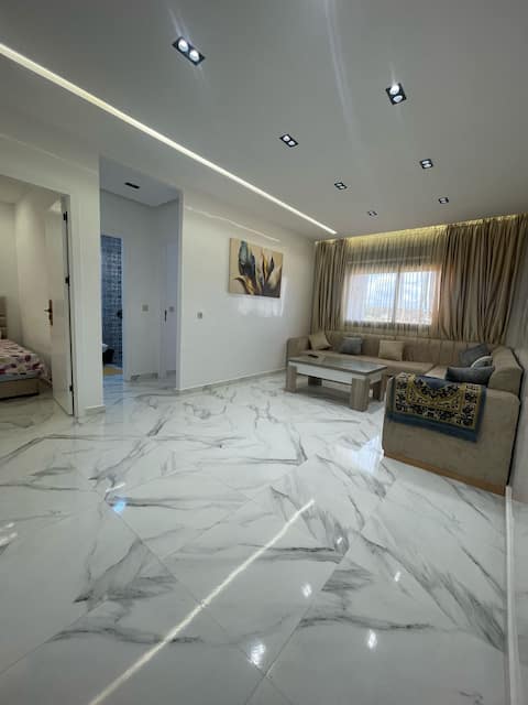 Top Airbnb: Directly on the beach, and centrally located. in Azla