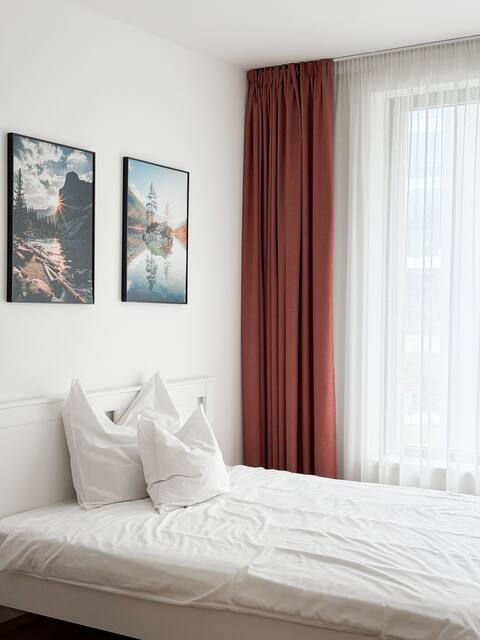 REAL Living by REFA - Iconik