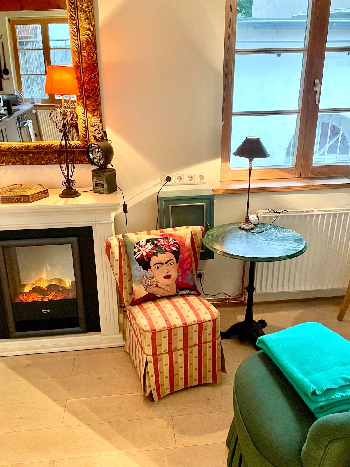 Top performing Airbnb: Historic City-Chalet Apartment romantic Garden in St. Pauli