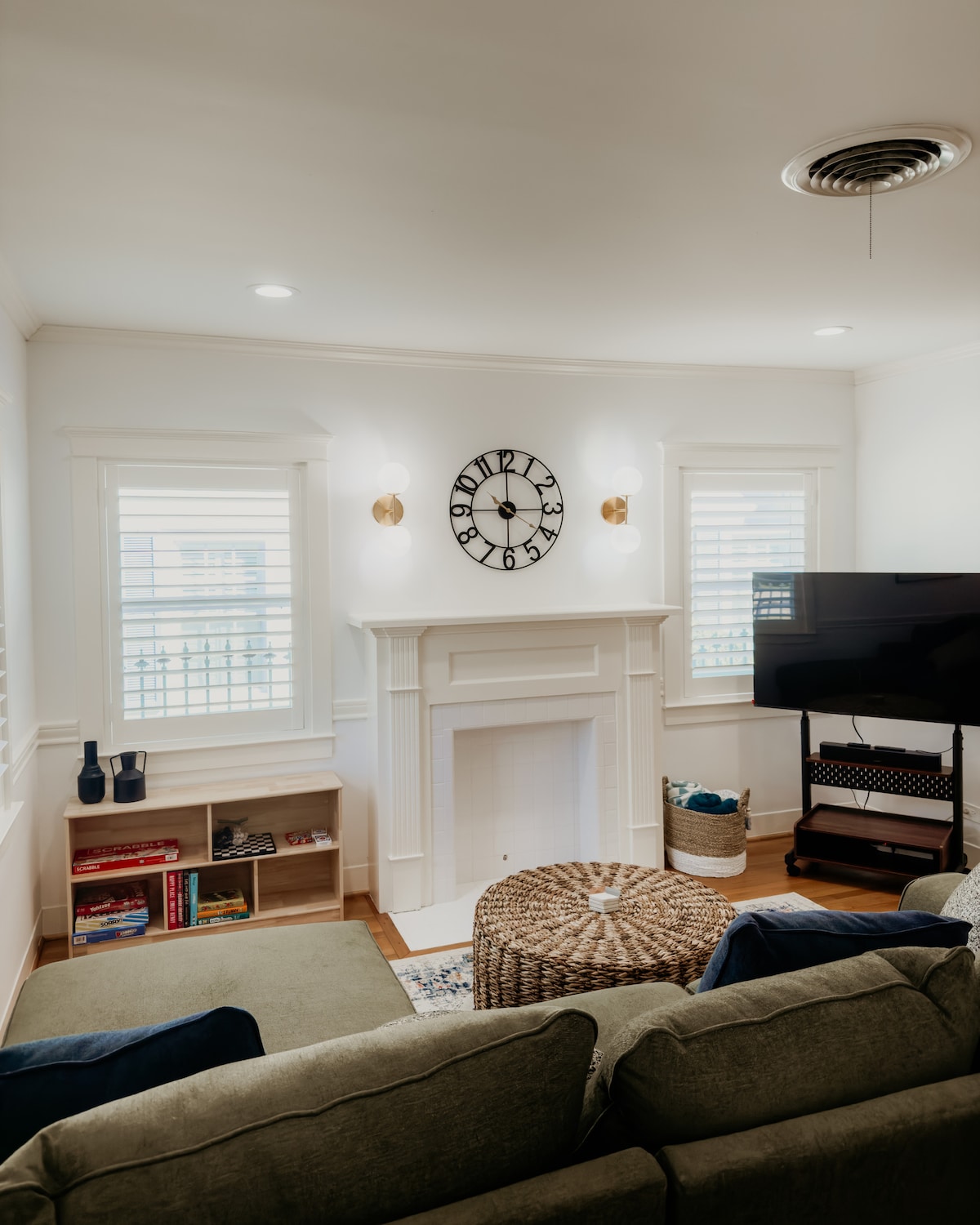 Top performing Airbnb: Heights Craftsman Bungalow w/ Cowboy Pool! in Greater Heights