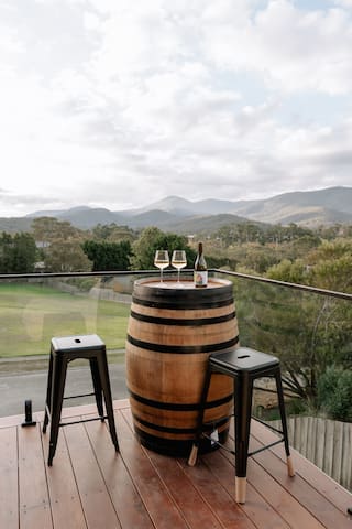 King Parrott Views gallery image 2