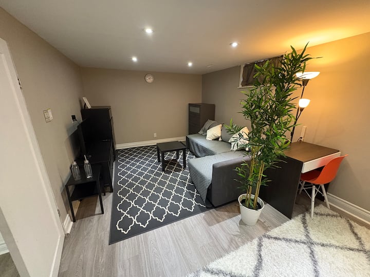 1 Bedroom Studio Private Basement In Pickering - Pickering