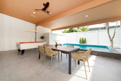 Spacious 6BR pool Villa in heart Patong