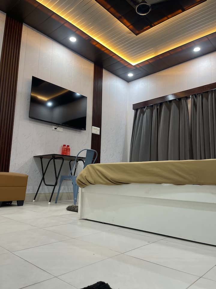 Regnant Corner - B Wing - Suite Room In A Bungalow - Lucknow