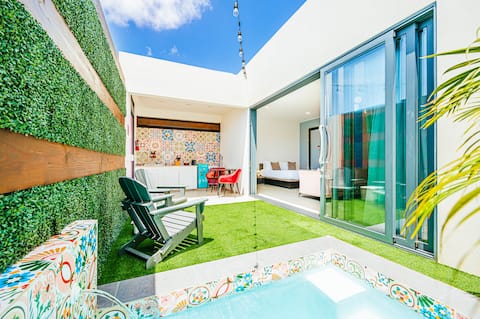 Privada Stays - near Eagle Beach w/ Private Pool