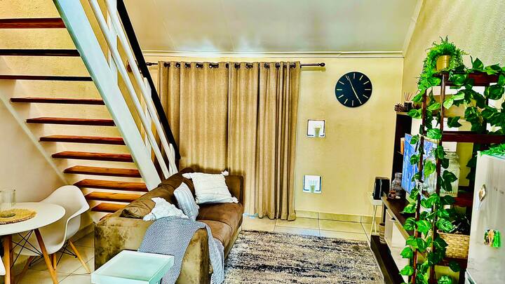 Modern Chic Loft | 450m From Gautrain & Hospital - Pretoria