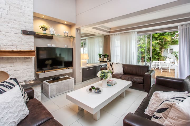 Atlantic Delight 3Bed • Parking & priv Pool • 10W