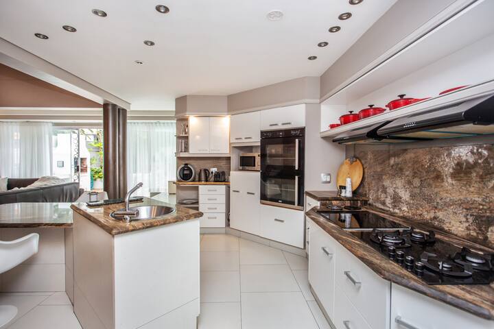 Atlantic Delight 3Bed • Parking & priv Pool • 10W gallery image 5