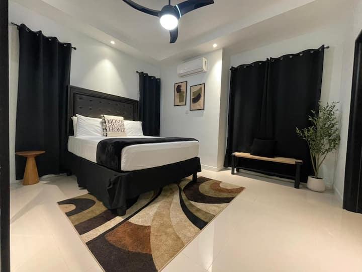 Schlafzimmer 1