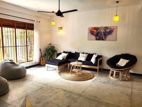 3BDR Villa - 2 Mins walk to Kabalana Beach