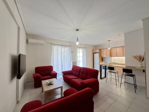 Popular Airbnb listing: Felicity, cozy apartment near metro in κατω πατησια Ii