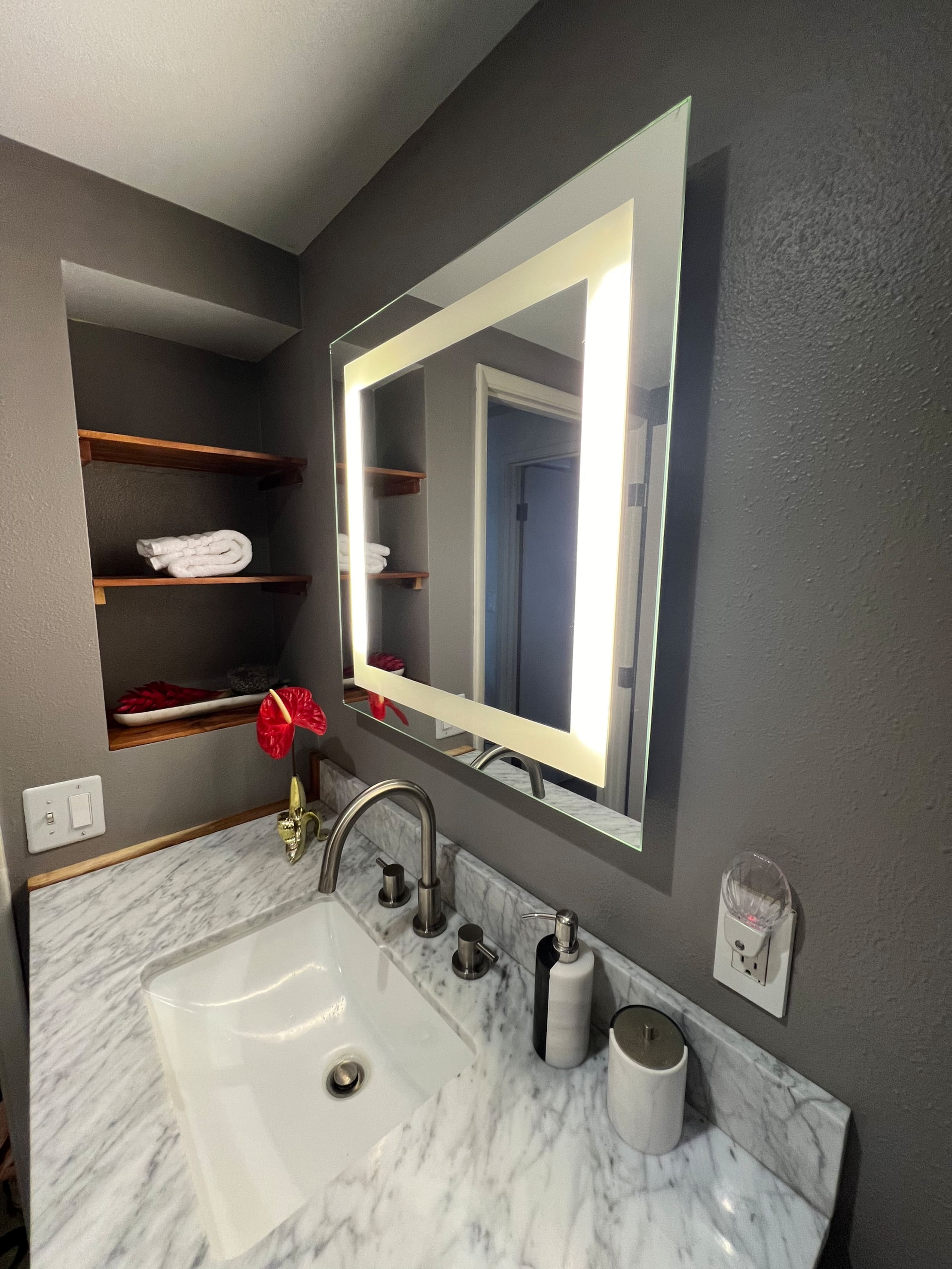 Condo in Kihei · ★4.94 · 1 bedroom · 1 bed · 1 bath - Image 31