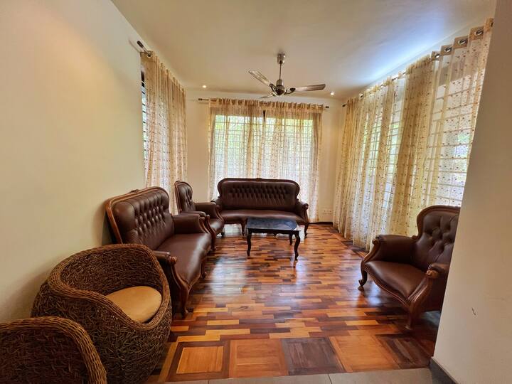 Elegant Entire Private Villa@ Edapally Kochi Aims - Kochi
