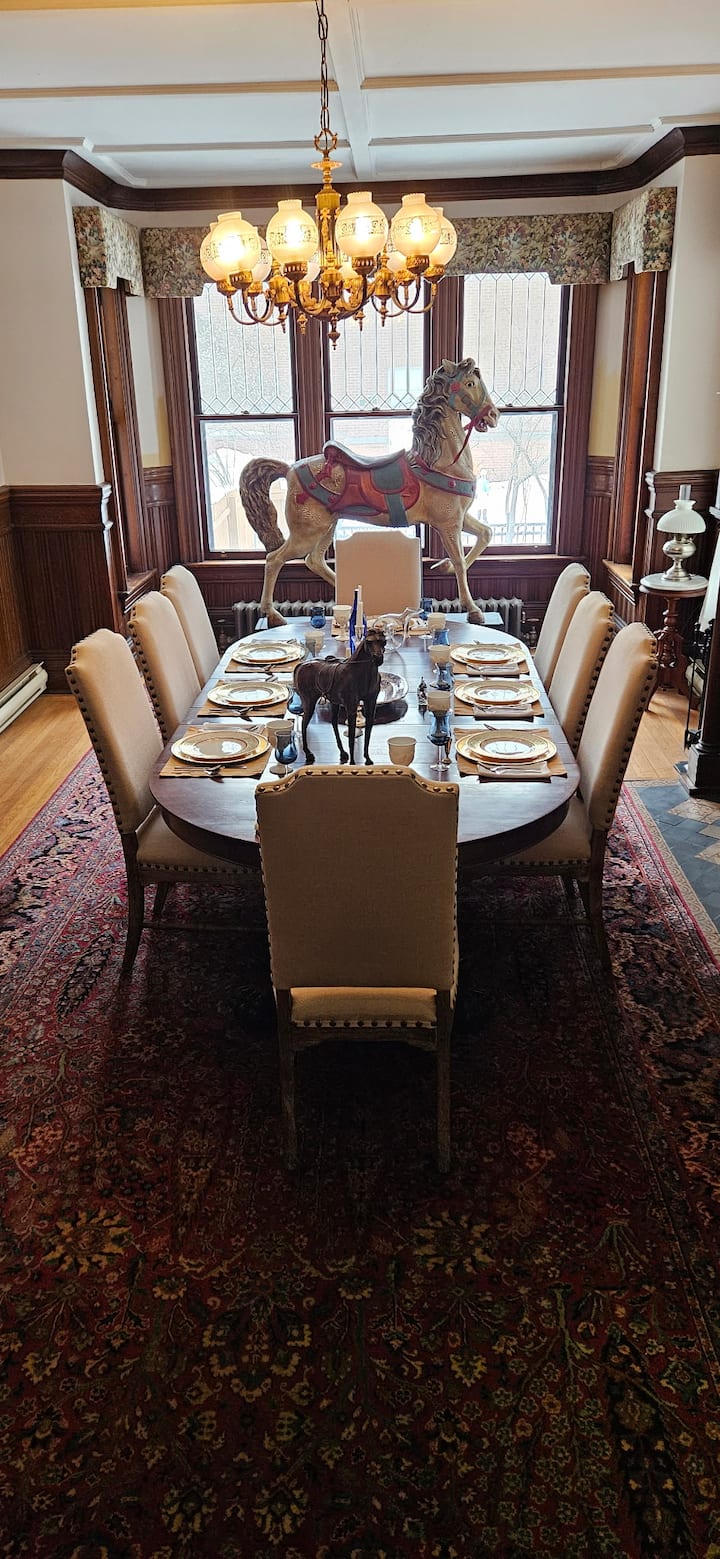 Deluxe King One Bedroom Suite - Saratoga Springs, NY
