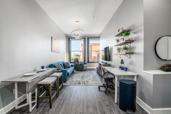 XL Convention Center Condo Downtown FREE Parking