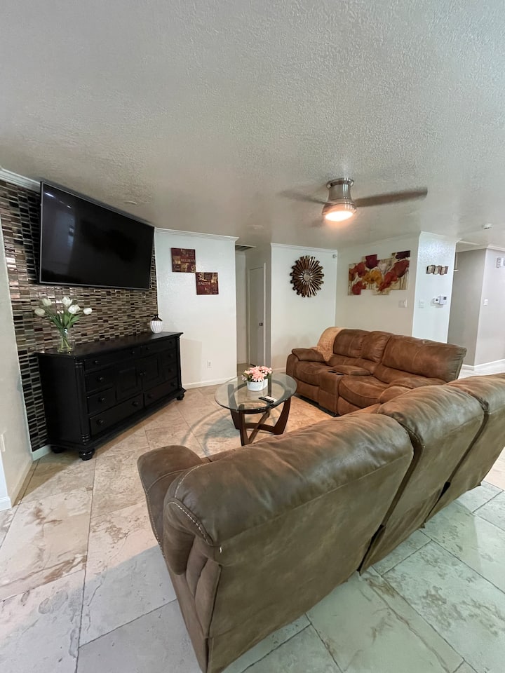 Modern Calm Home - Dallas, TX