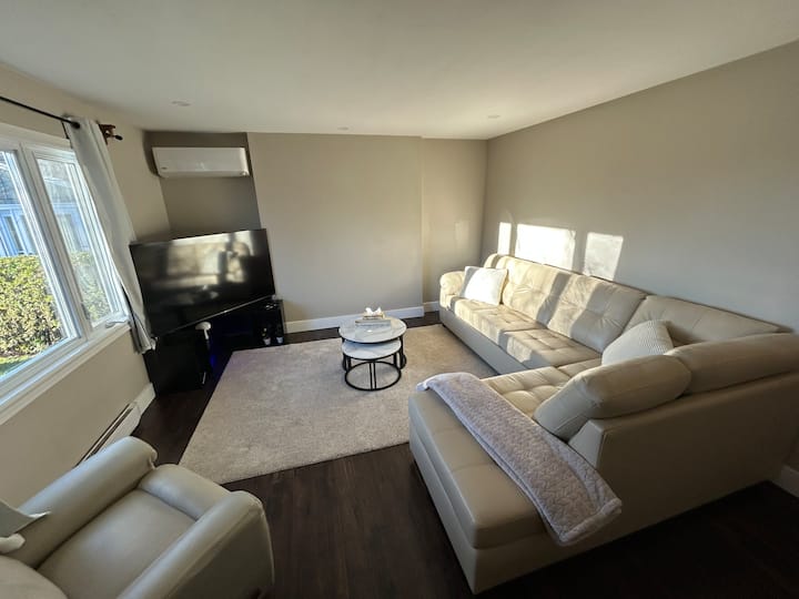 Bright & Spacious 2‑br Suite In Lower Sackville - Bedford