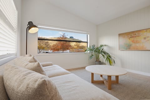 Top Airbnb: The Nest Lake Hayes. in Lake Hayes Estate Shotover Country